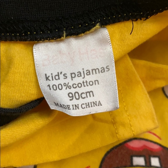 5/$25 Spongebob top and shorts - Picture 4 of 4